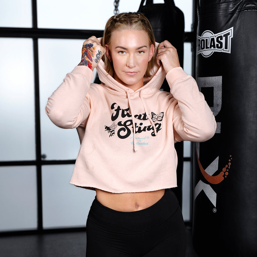 MUHAMMAD ALI FLOAT &amp; STING WOMEN&#39;S CROP PULLOVER HOODIE